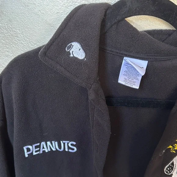 Peanuts Black Button Down Shirt sz small - Picture 6 of 6